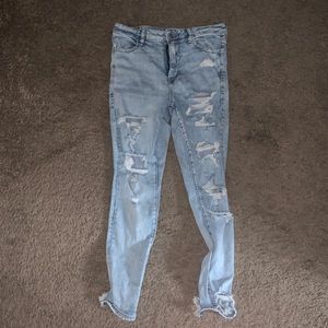 AMERICAN EAGLE RIPPED JEANS! 💋